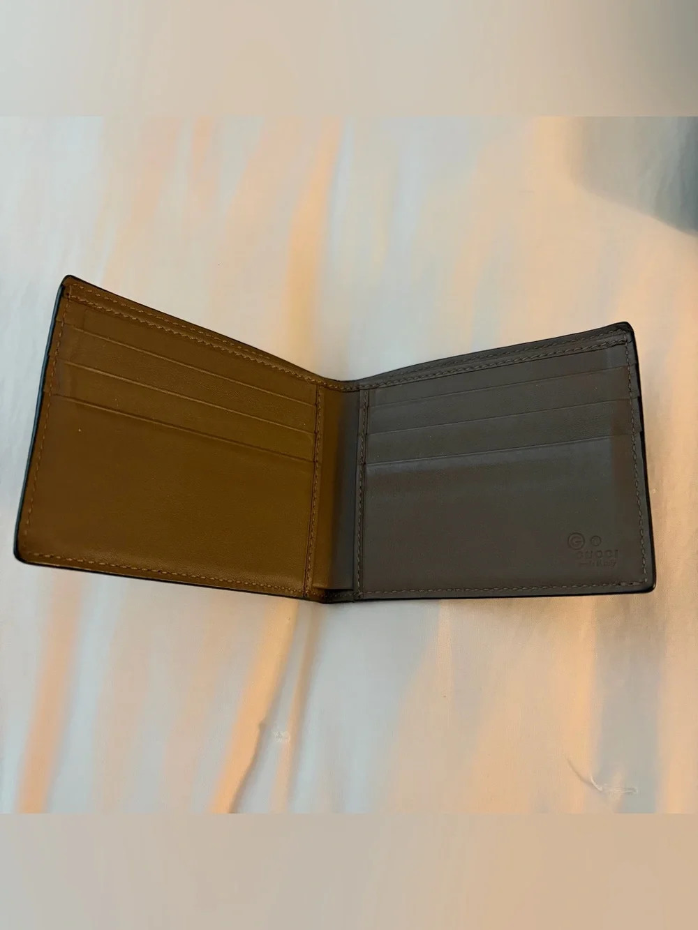 VINTAGE Gucci Men's Microguccissima Brown Leather Bifold Wallet Made In Italy.